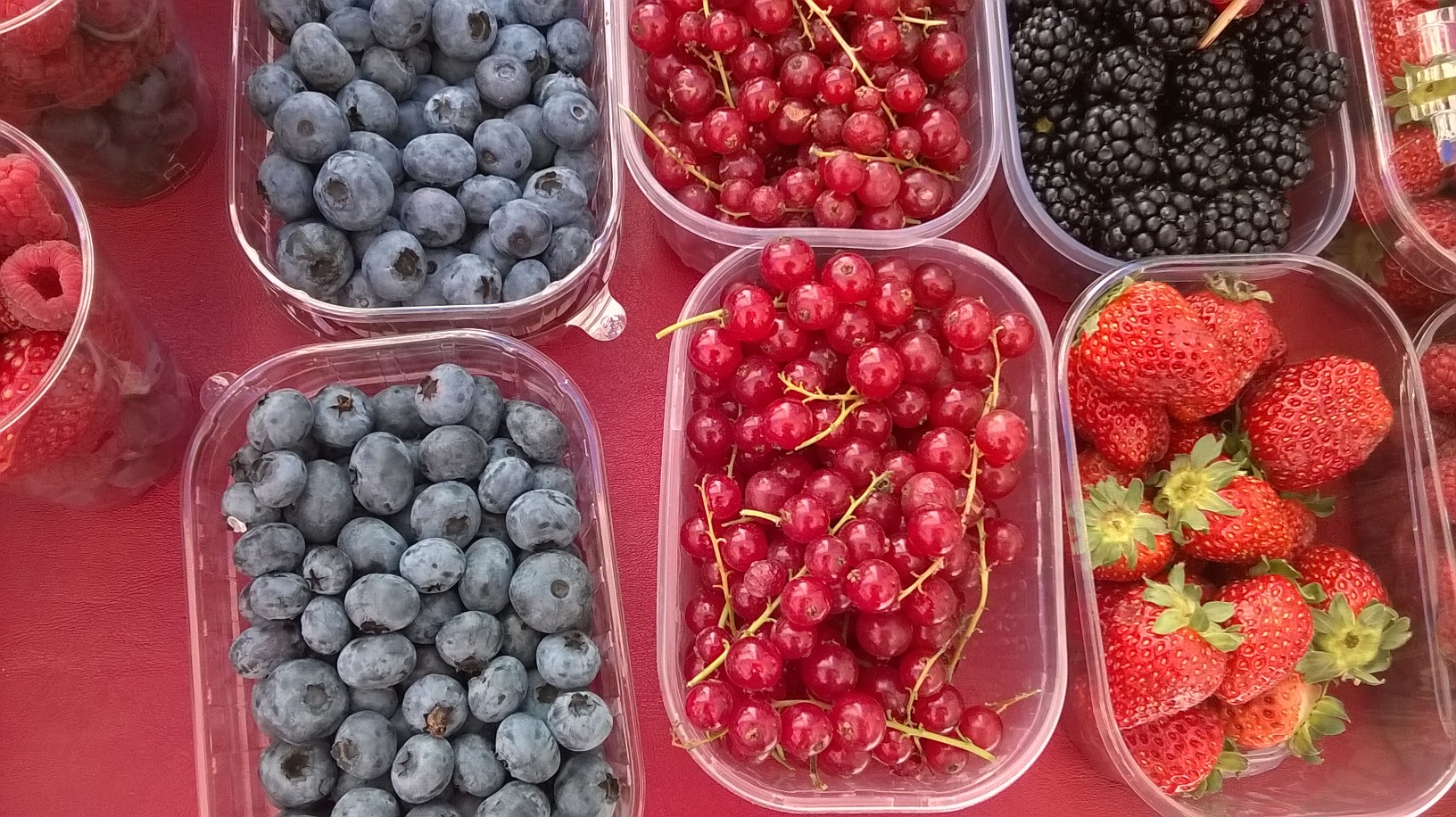 Berries contain antioxidants and fibre which aids healthy digestion.